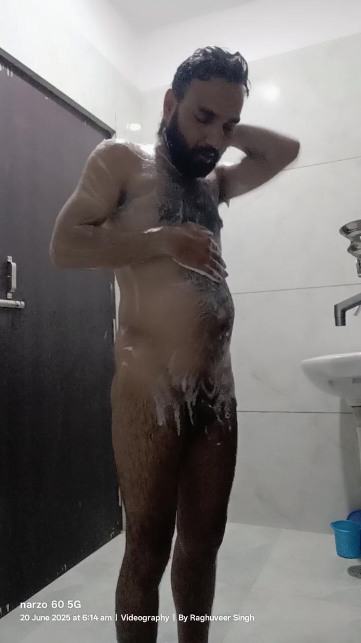 Rajasthani-old-lover: Sex indischer desi-mann genießt dusche