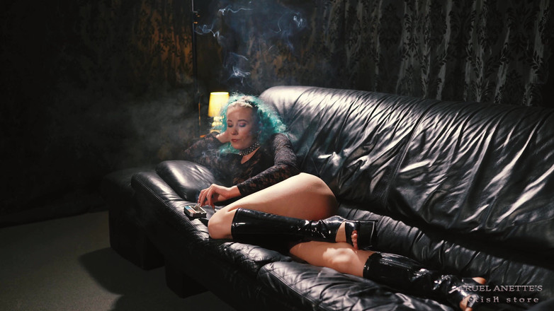 Cruel Anettes fetish world: Momenti di pigro 4K