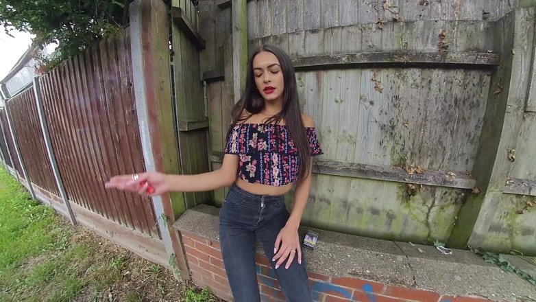 VR smokers HD-2D Videos Only: Kim Model - Ciemne dżinsy