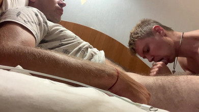 MaxHotty: Suce-moi avec son beau-père et éjacule dans la bouche à l’hôtel