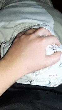 Saya mengambil giliran melakukan cunnilingus pada dua guru lesbian saya supaya mereka memberikan saya gred yang baik