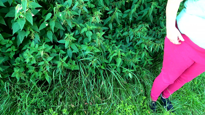 Bouncy Tits Action: In Addition to the Nettles, the Tits Beaten Red
