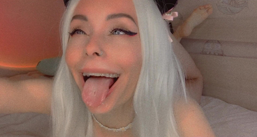 Dirty slut 666: Latte sul viso di ahegao