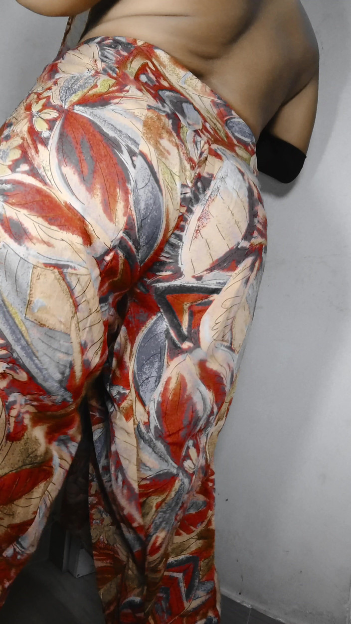 Bigdesidick2: Desi Sissy Twerk