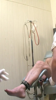 สองสาวมิลฟ์เล่น BDSM โหดๆ กับผู้ชายคนเดียว
