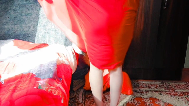 Kitty_Cross: Une trans à gros cul infidèle dans une chambre privée