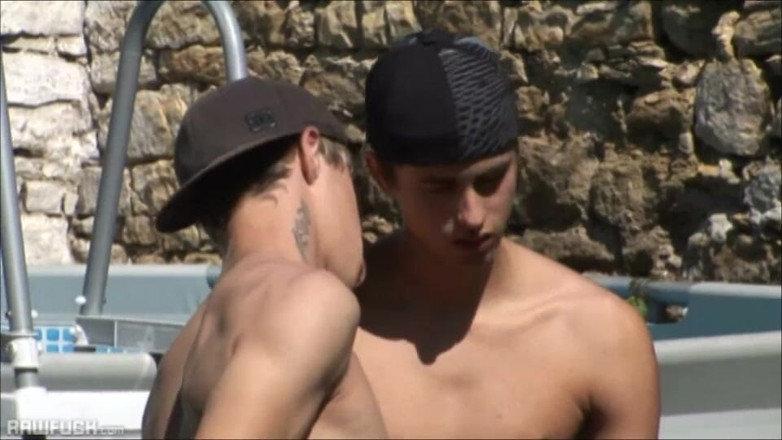 Raw Fuck: Fabien Rossi'nin patenci 3'lü emme festivali