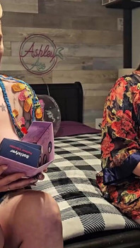 Ulasan Ashley Ace dan Pinkthehawk - Keriangan Berganda Yang Memuaskan