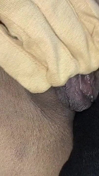 Fantasme de MILF indienne avec des gants