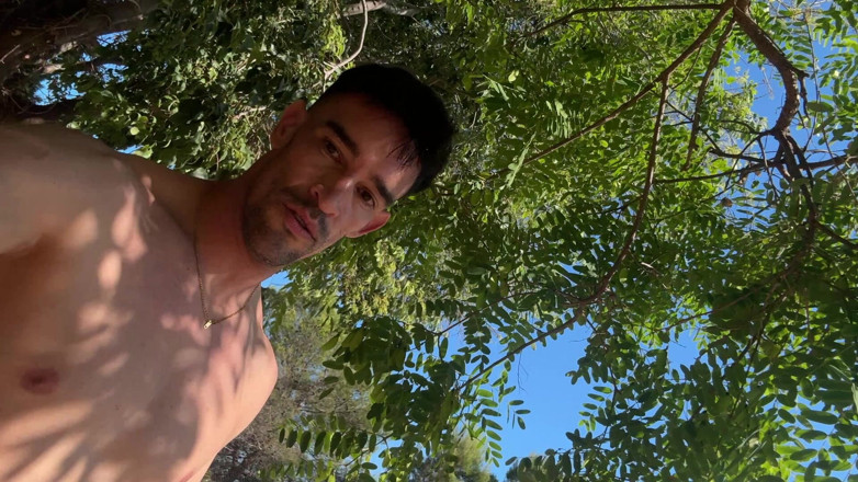 Paul Williams: Naked Flashing on Day Broadlight Finish on the Beach