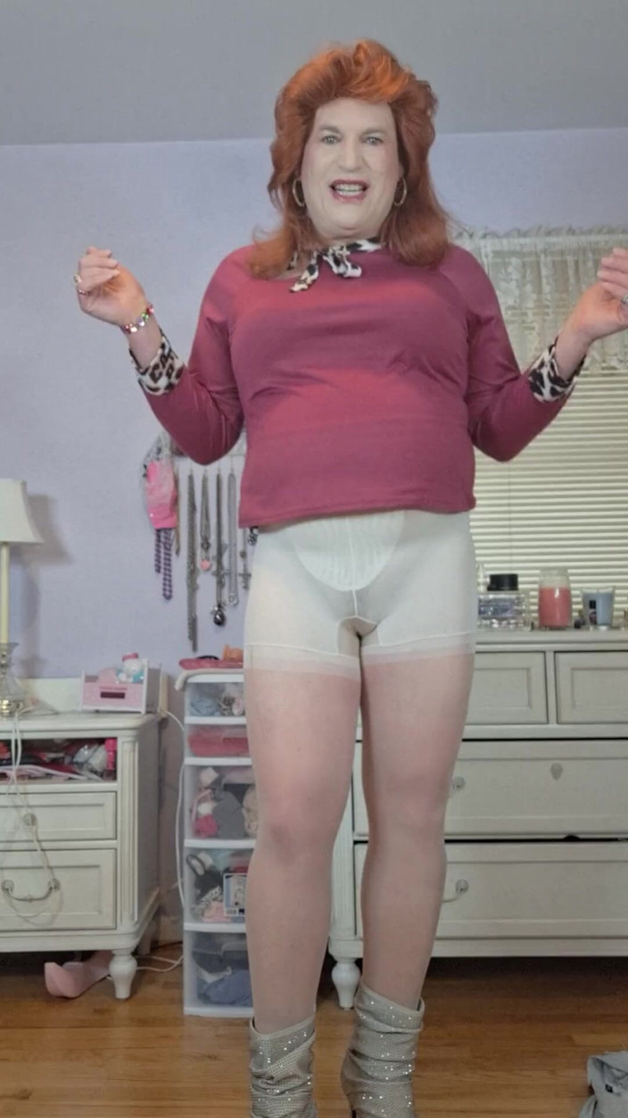 Victoria Lecherri: Cho phép đối mặt với nó, tôi béo nhưng mềm mại...