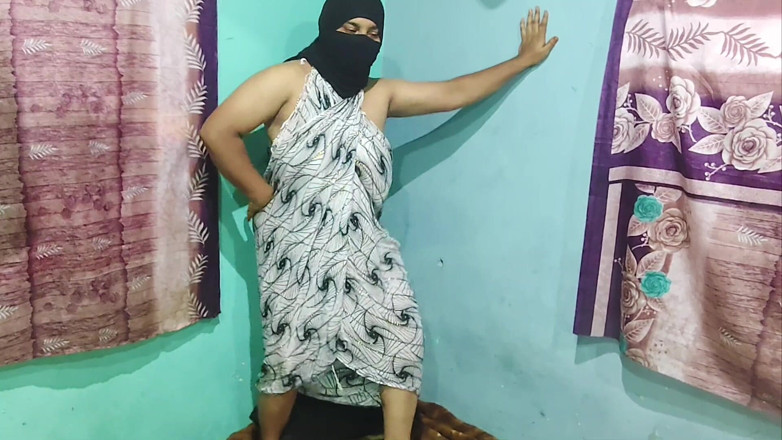 Gulaab: Sexy moslima Bich dansend