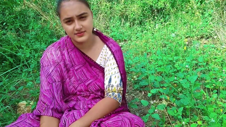 Fuckkkker: Bhabhi Sonia Pergi ke Hutan Dengan Abang TiriNya Untuk Meraba-Raba...