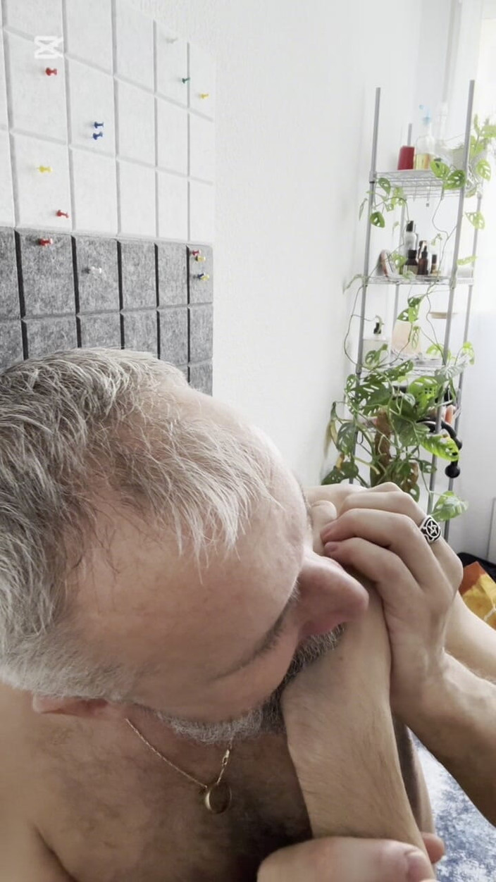 MegaPollonyCulazo: Ferluci mě kouše