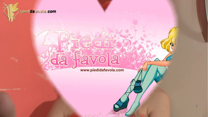 Foot Fetish HD: Ilenia, a la belleza rubia le gusta jugar con sus...