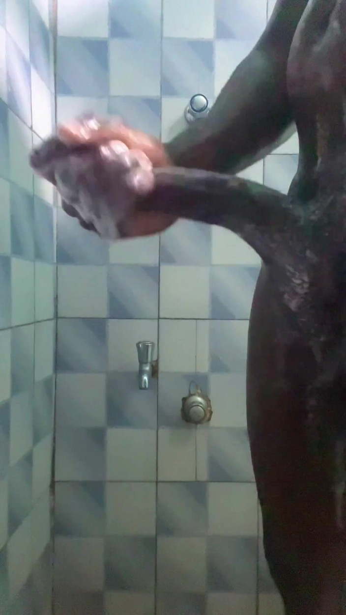 Bbc-godaddy: Cowok kulit hitam kontol raksasa 20 tahun ngocok kontol besar pria...