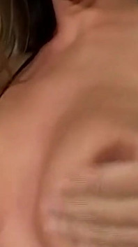 Busty Blonde Babe oleje do pulsujące walenie kutasa