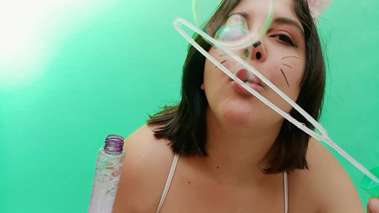 melu_world: Fata Kitty Kat suge bule de săpun la tine - Bunny...