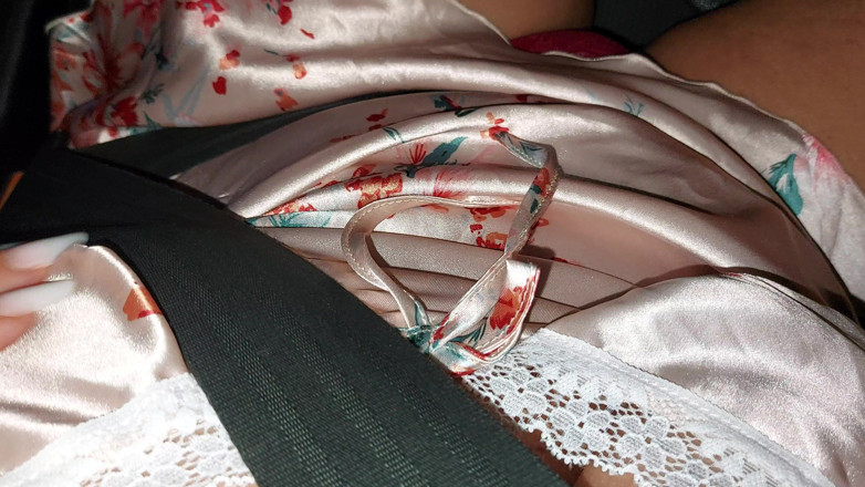 Step Mommy: 배다른 아들과 함께 저녁에 차를 몰고 가는 새엄마