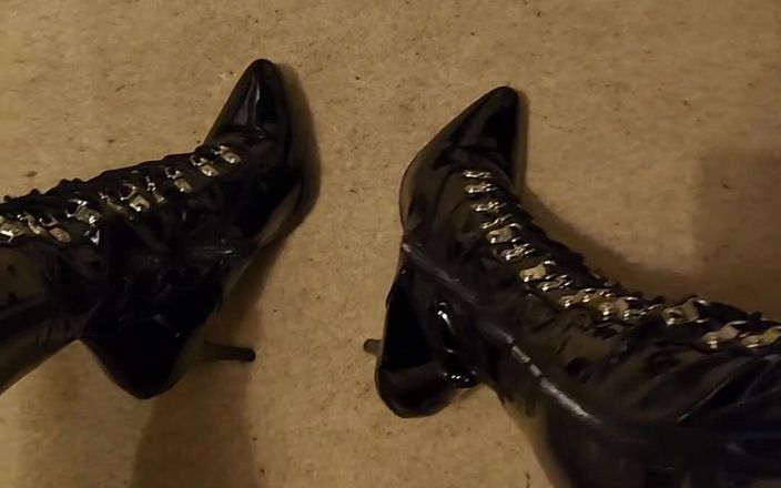 Jessica XD: Berätta för Mistress Jessica hur mycket av en boot slampa...