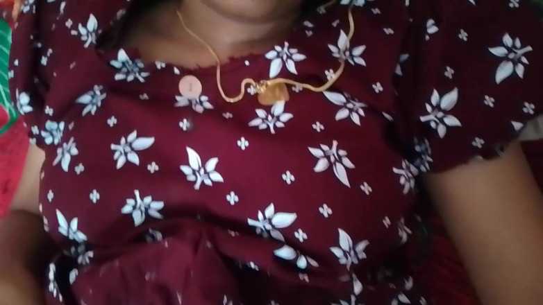 Skydreem1104: La moglie tamil stimola il pene di suo marito con...