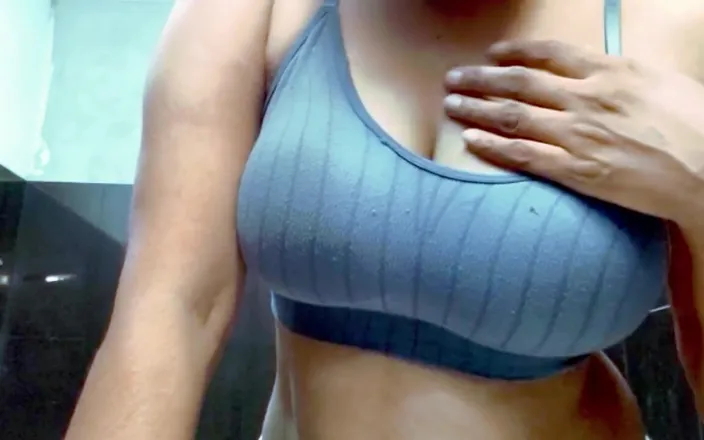Miya White: Sri Lankan New Leake Anne with Big Boobs Show to...