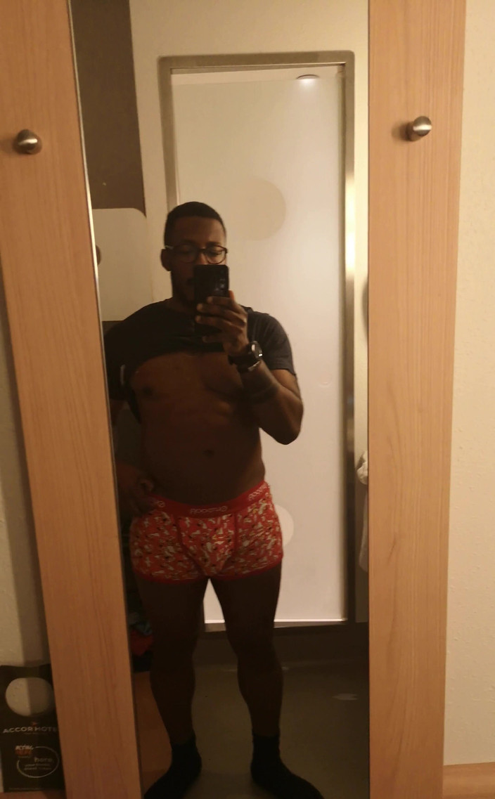 Amadeus: 只是给你看我的房间，然后明天去巴黎，希望我的Airbnb有美景