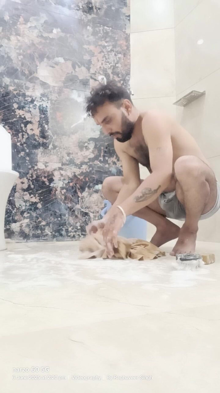 Rajasthani-old-lover: Il patrigno indiano e il patrigno si divertono nella doccia