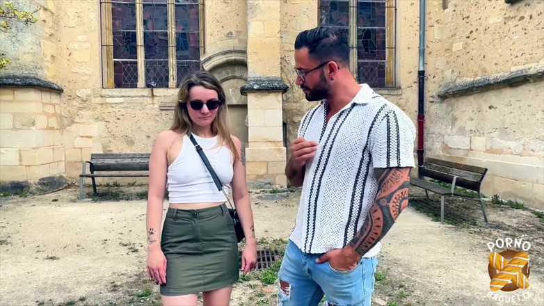 Porno Baguette: Pisică în Mini, blondă superbă, adoră pula tare