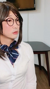 She Looks Like a High School Student? Goes to School Without Wearing Panties??!