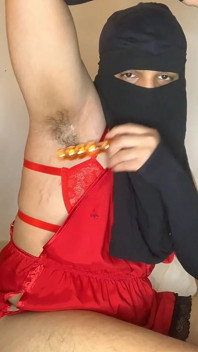Loke2211 Twink saudit se joacă cu axila lui păroasă și curul într-un mod romantic care te va spăla pe creier