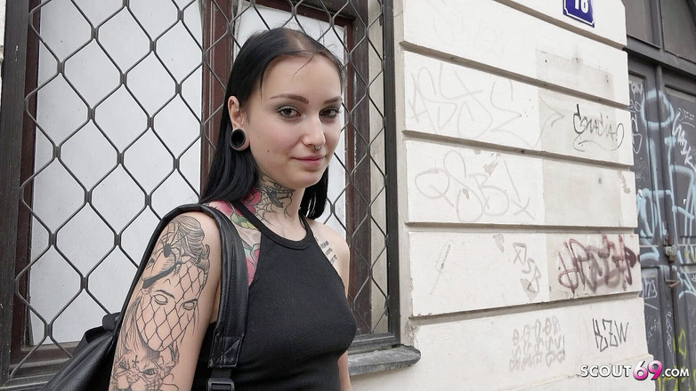 German Scout: German scout - sharlotte ragazza del college tatuata alta rimorchiata e...