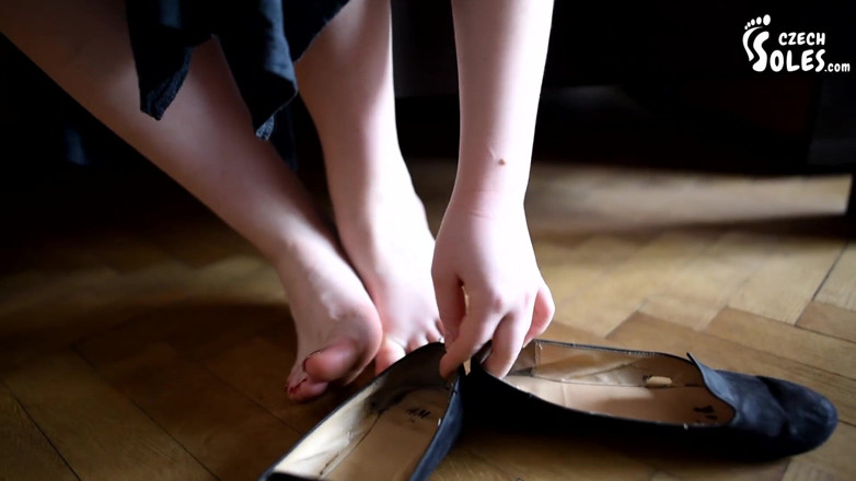 Czech Soles - foot fetish content: Naughty Anna and her sexy feet
