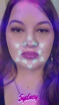 Trippy Kisses - Awak Lemah & Obses dengan Sydney Screams Memukul Ciuman Gincu Berkilat