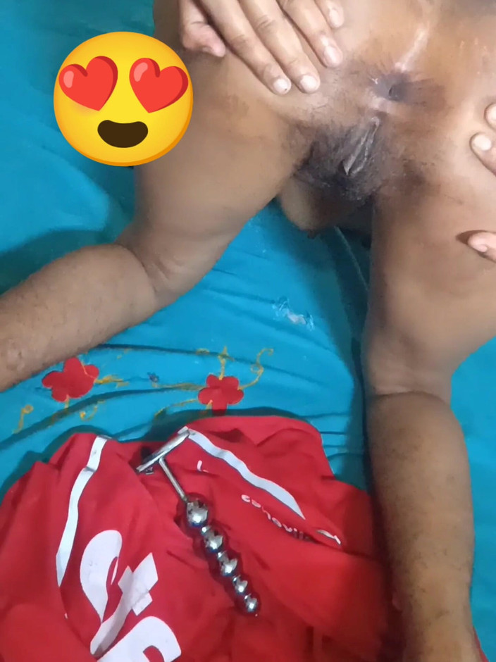 Mrandmrsvema22: Scopata anale nudo con plug anale ragazza da sola