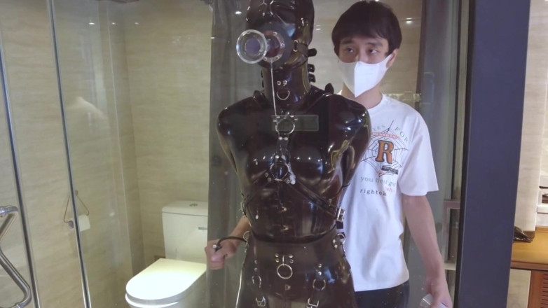 Aisan girl bondage: Mz20 - the Girl in Latex Clothing Locked in a Glass...