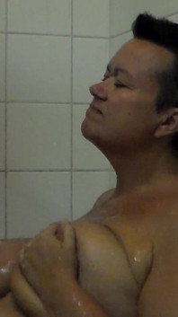 John Is Pissing on Jen in the Shower