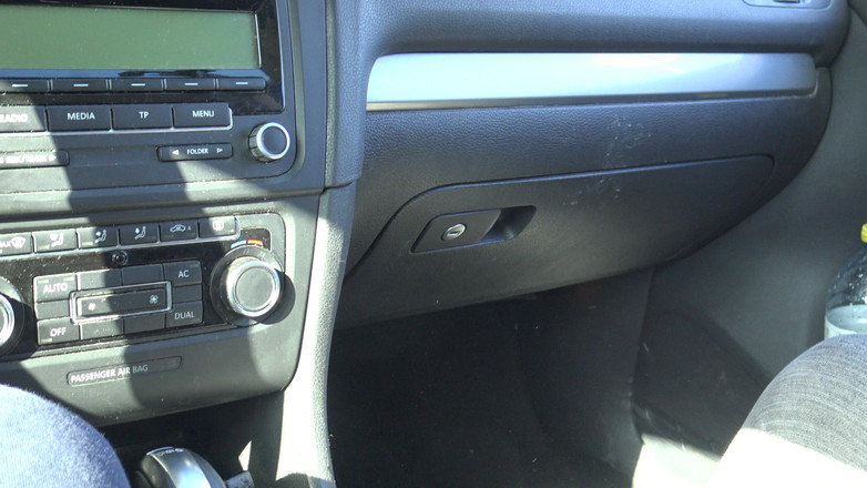 Stepmom Susan: Madrastra hace una paja a su hijastro de 18 años