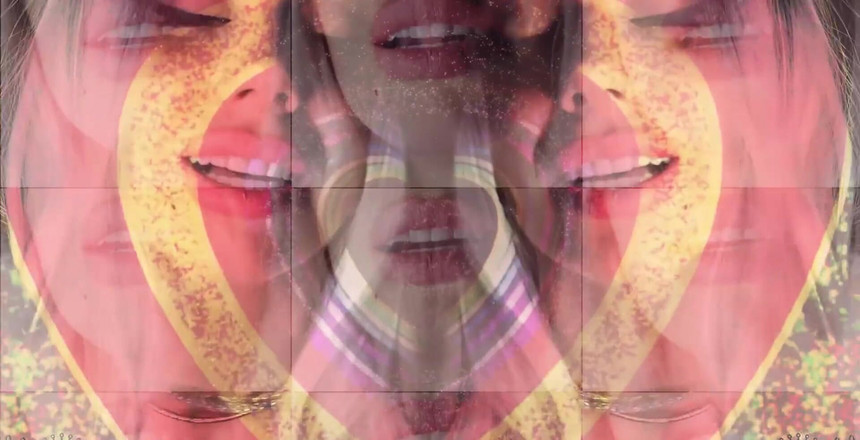 Goddess Misha Goldy: 我知道你就是喜欢我美丽的嘴唇。你被他们着迷了。看看他们，崇拜他们，被C6aptured