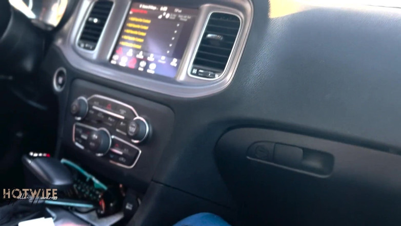 HolleeHuntress: Carro boquete