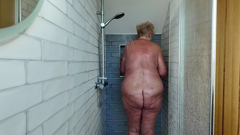Uk Joolz: More Shower Time Fun