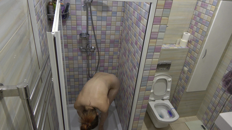 Dirty fantasy: Mi hermanastra tetona está tan caliente como el agua de...