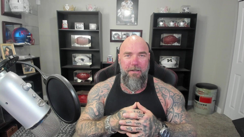 Raw and Uncensored with Masculine Jason: Этот человек разрушит твою жизнь!