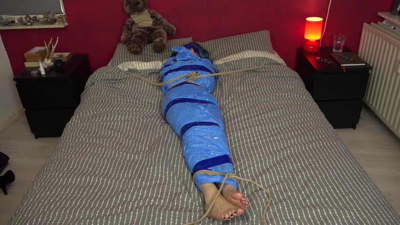 Restricting Ropes: Luna Grey - xác ướp trên giường