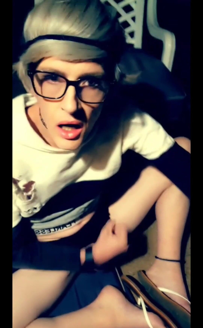 Clay Lindsey: そこで撮影してもらえなかったので、喉にロードして録音しました。