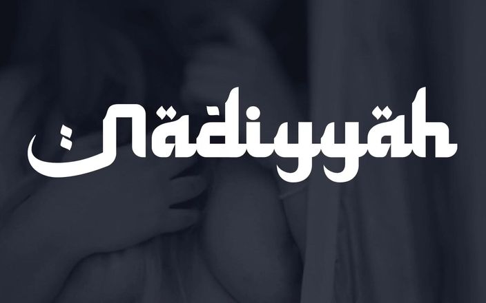 Priya Emma: Пухка арабська єгипетська збуджена вагітна дружина показує свою тугу гарячу волохату пизду