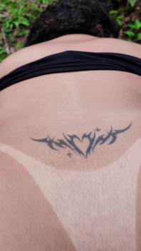 Sexo com uma turista em uma trilha florestal