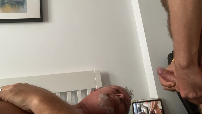 Mozzbear: Auf papis gesicht kommen