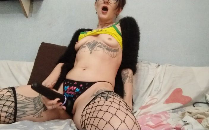 HellENXxOo: Super Horny Masturbation and Intense Orgasm