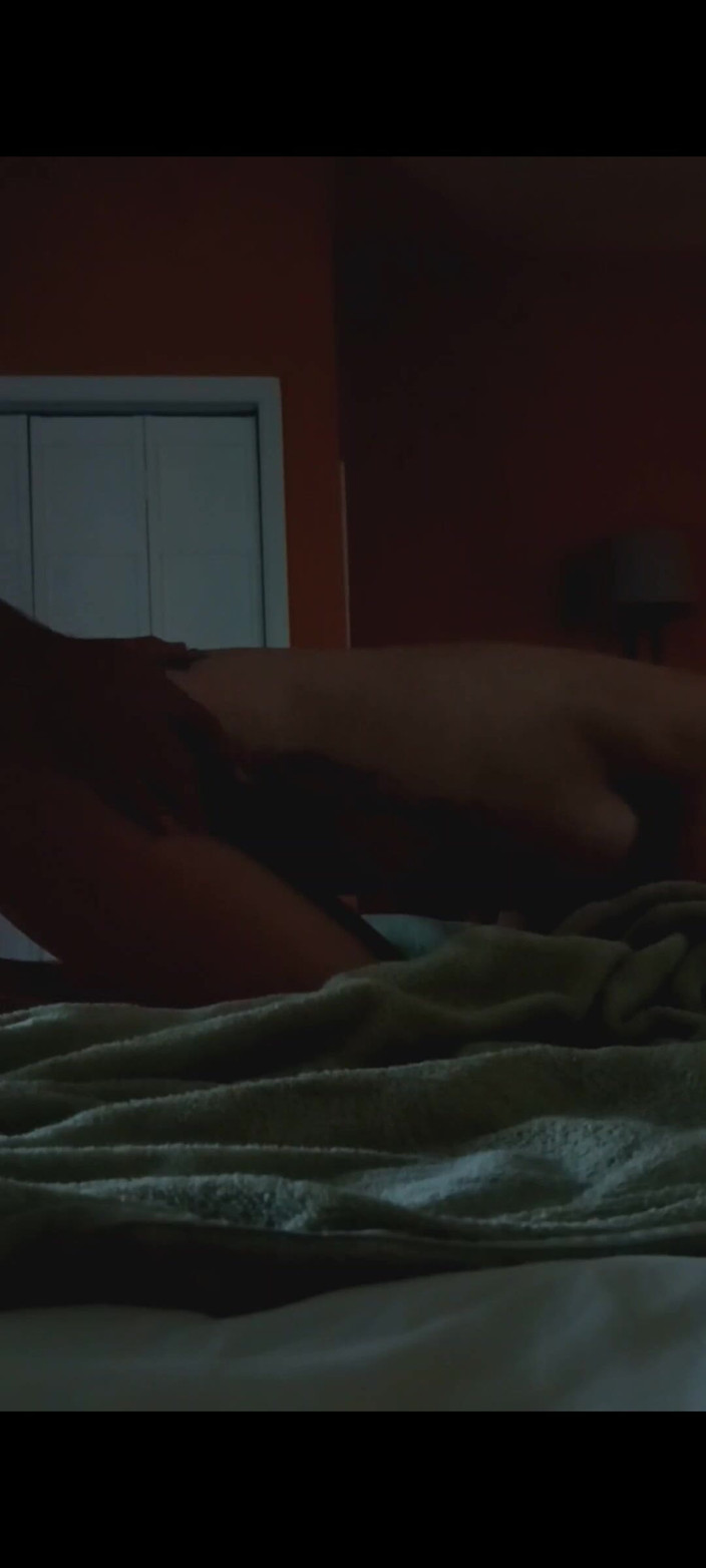 Pussy hound: Hermanastra tiene gran culo sexy follado duro al estilo perrito